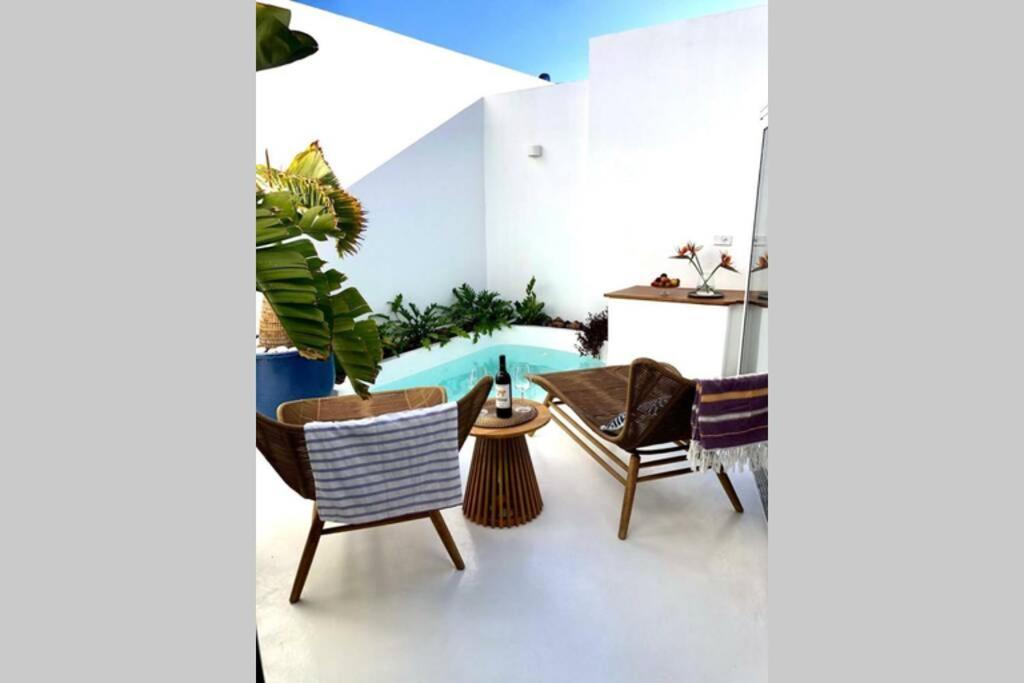 Unique, Stylish & Calm El Estanque By The Sea, Adults Only Villa Costa Teguise Luaran gambar