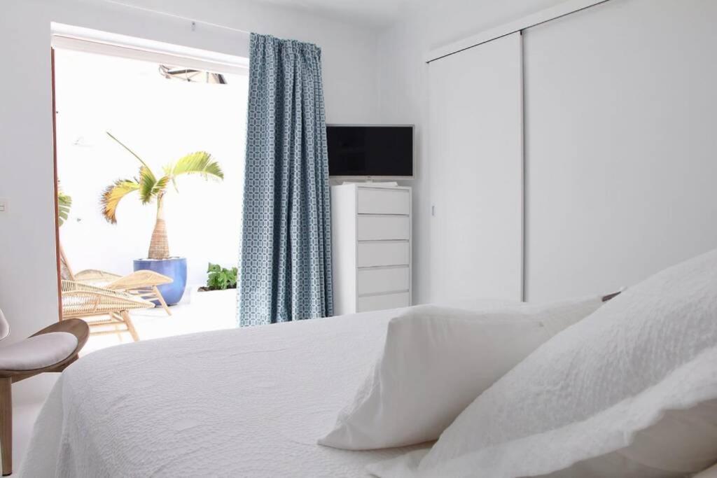 Unique, Stylish & Calm El Estanque By The Sea, Adults Only Villa Costa Teguise Luaran gambar